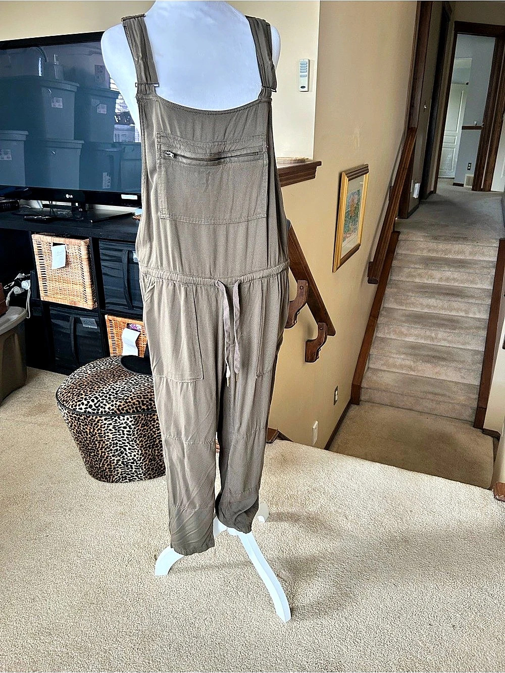 DD77 Rayon Jumpsuit Size S/P Like New- Olive Green/Brown color